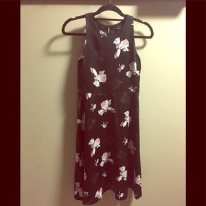 SOLD💃🏻💐Beautiful Banana Republic dress💐💃🏻